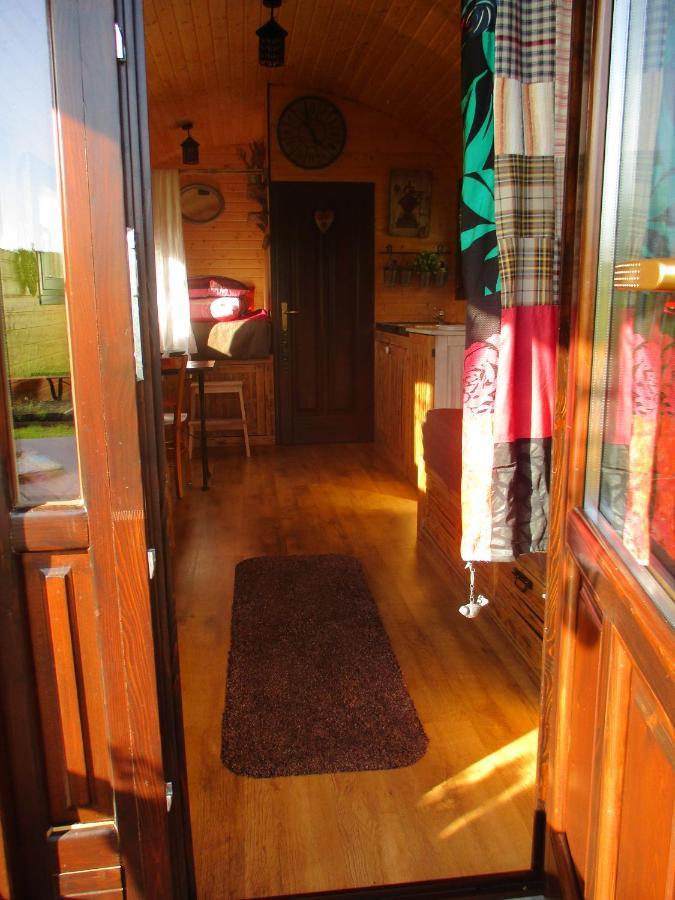 Roulotte Panoramique Du Moulin Bed and Breakfast Châtillon-sur-Marne Εξωτερικό φωτογραφία